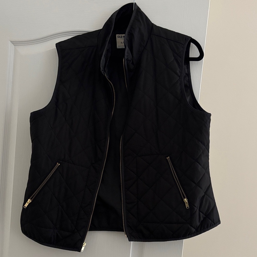 Old Navy Black Quilted Vest